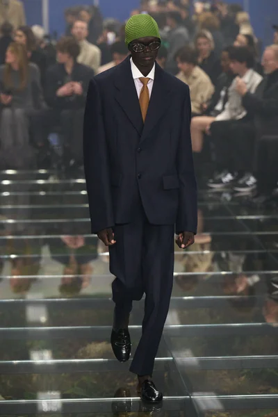 Look 4